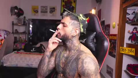 logan_hugh8 online show from June 7, 1:22 am