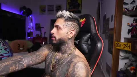 logan_hugh8 online show from April 17, 6:49 am