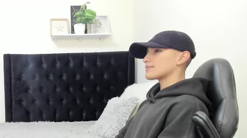 Logan Lux online show from December 24, 5:55 pm