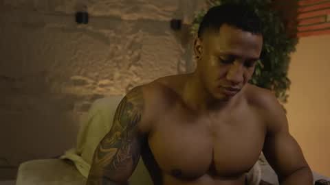 logan_varela online show from October 19, 6:01 pm