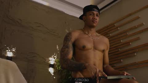 logan_varela online show from January 16, 8:18 pm