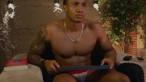 logan_varela online show from November 27, 10:17 pm