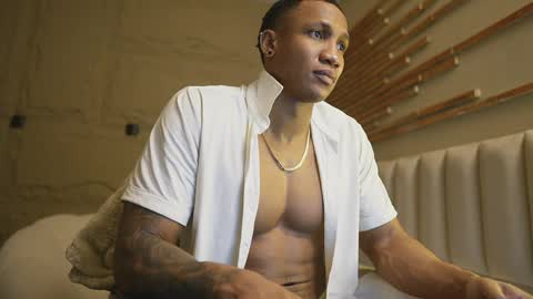 logan_varela online show from April 1, 1:41 pm