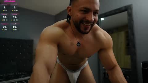 Snapshot of loganmartinx chatting on October 22, 10:44 pm loganmartinx online show from October 22, 10:44 pm
