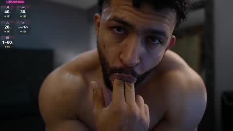Snapshot of loganmartinx chatting on October 10, 12:05 am loganmartinx online show from October 10, 12:05 am
