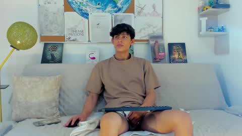 loganoficialx online show from March 2, 4:46 pm