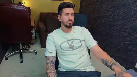 LoganStroud online show from July 10, 10:20 am