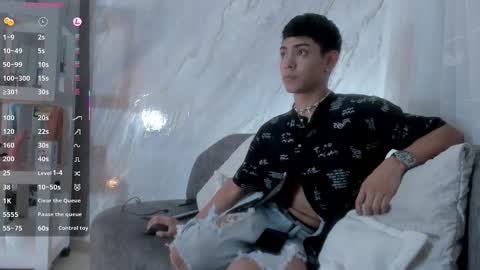 logantwink18 online show from February 22, 3:54 am