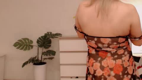  Lola  online show from January 7, 6:07 am