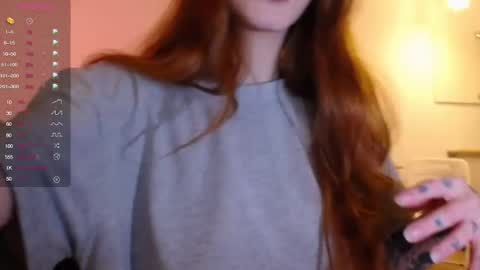 Snapshot of lola_dinky chatting on October 23, 10:43 pm Lola online show from October 23, 10:43 pm