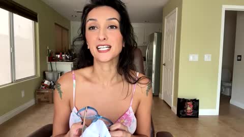 lola_la_lita online show from September 18, 6:01 pm