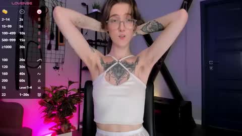 Snapshot of lola_missy chatting on March 4, 5:53 am Lola online show from March 4, 5:53 am