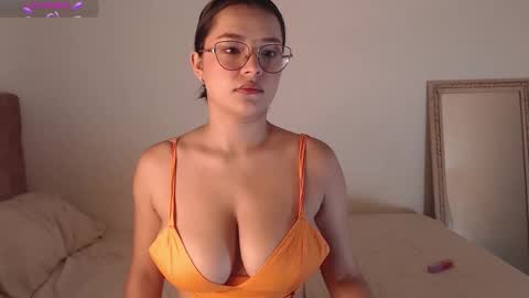 lola_sweeet18 online show from October 15, 1:01 pm