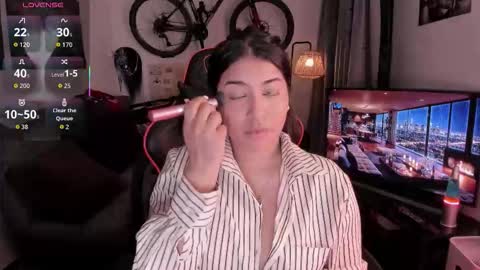 lolaasmith_21 online show from January 13, 12:07 am