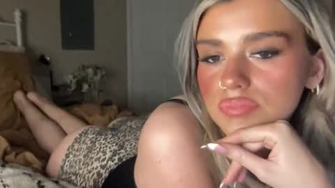 lolamarie_ online show from January 14, 4:31 am