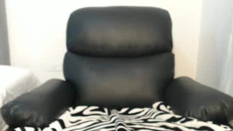 Lola online show from March 8, 8:14 pm