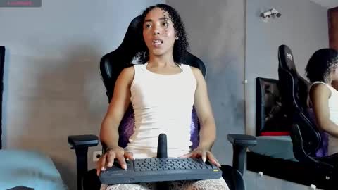 lolareyes1 online show from February 1, 2:14 pm