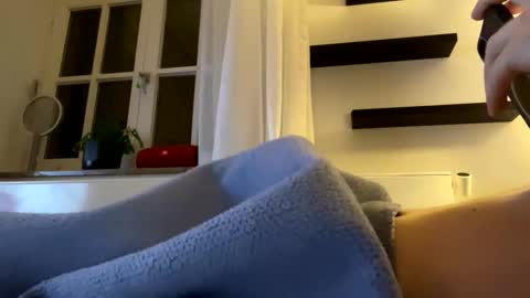 lolboss03 online show from February 12, 9:01 pm