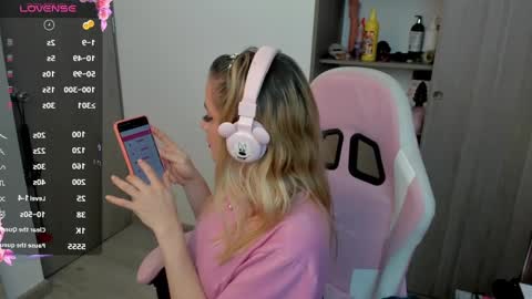 Lolly  online show from February 4, 1:12 am