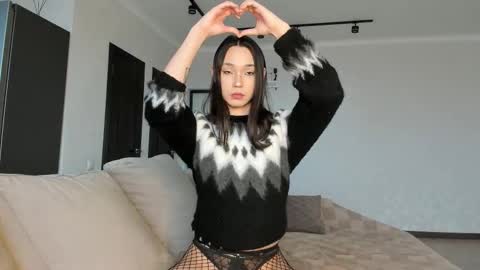 Lona online show from February 6, 5:55 am