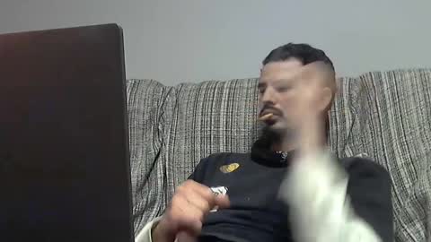 Alejandro Rulitos Twitter longnight55 Intagram 5longnight5 online show from February 17, 2:20 am