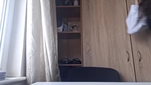 Kelly u can call Kelik online show from December 5, 8:46 am