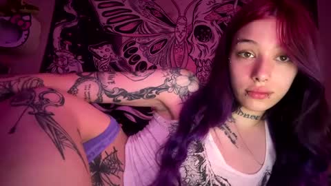 lookingforlona online show from September 8, 5:12 pm