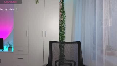 Luna online show from April 3, 2:13 pm