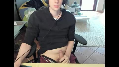 loomie online show from December 4, 11:43 am