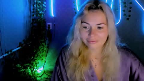 Lora online show from September 11, 2:35 am