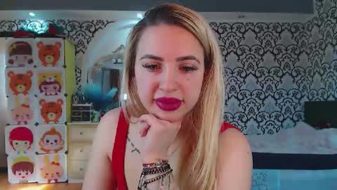 Queen LoraSinClare online show from March 13, 8:28 am