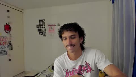 Snapshot of lordpussy__ chatting on October 31, 3:29 am lordpussy__ online show from October 31, 3:29 am