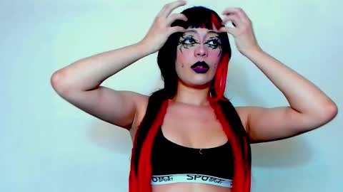 Lore Depp online show from March 26, 5:24 am