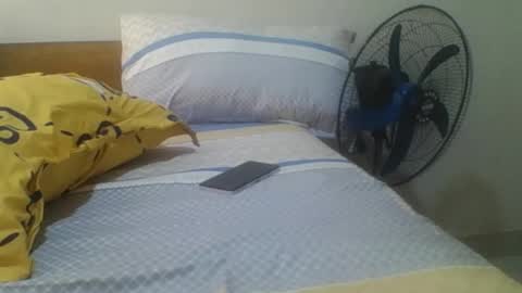 Snapshot of loreencutie chatting on October 22, 5:10 am loreen online show from October 22, 5:10 am