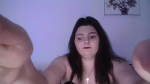 LoreLay online show from February 1, 8:06 pm