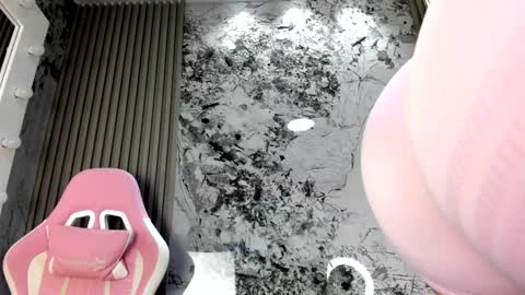 Doll Queen online show from February 9, 6:21 pm