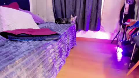 lesly lorena online show from February 7, 11:19 pm