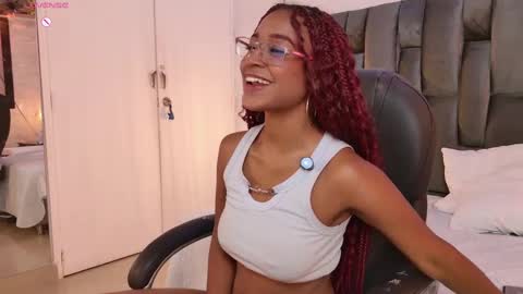Snapshot of lorena_vieira_ chatting on September 23, 8:26 pm Lorena Vieira  online show from September 23, 8:26 pm