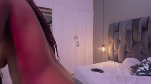Snapshot of lorena_vieira_ chatting on March 6, 7:10 pm Lorena Vieira  online show from March 6, 7:10 pm