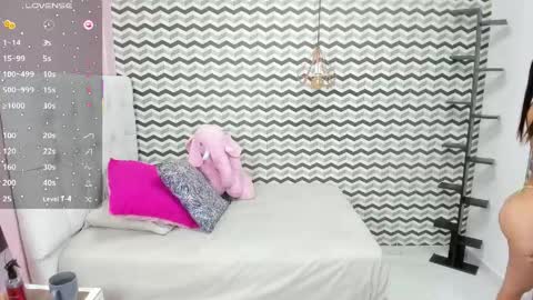 lorenadavies online show from April 18, 1:02 pm