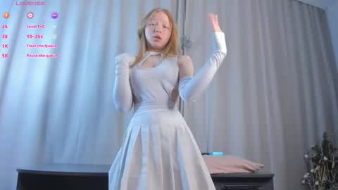 Lola   online show from January 8, 11:10 pm