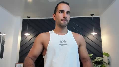 Snapshot of lorenzo_walker_ chatting on February 17, 5:12 pm L O R E N Z O Thumbs Up help online show from February 17, 5:12 pm