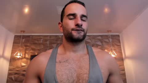 Snapshot of lorenzo_walker_ chatting on February 20, 5:30 pm L O R E N Z O Thumbs Up help online show from February 20, 5:30 pm