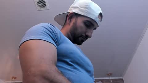 Snapshot of lorenzo_walker_ chatting on March 8, 5:33 pm L O R E N Z O Thumbs Up help online show from March 8, 5:33 pm