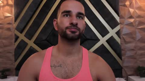 Snapshot of lorenzo_walker_ chatting on March 1, 6:00 pm L O R E N Z O Thumbs Up help online show from March 1, 6:00 pm