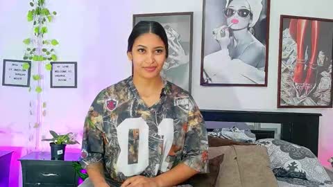 loretahorny online show from February 25, 3:26 pm