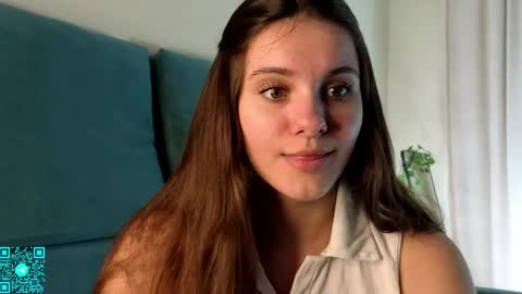 Chloe for Fan BlackHole online show from March 29, 5:25 pm