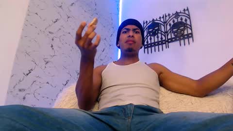 Snapshot of lorian_vikel chatting on October 19, 10:25 pm Lorian Vikel online show from October 19, 10:25 pm