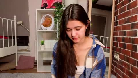 Nicole online show from May 15, 8:27 pm