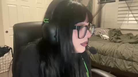 Snapshot of lottiepoppie chatting on September 21, 9:13 am Lottiepoppie online show from September 21, 9:13 am